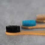 La importancia de un buen cepillo dental y cómo elegir el adecuado